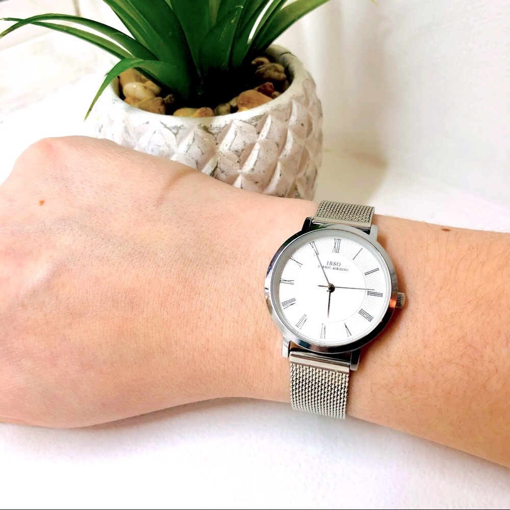 Stainless Steel Water Resistant Watch with Adjustable Strap